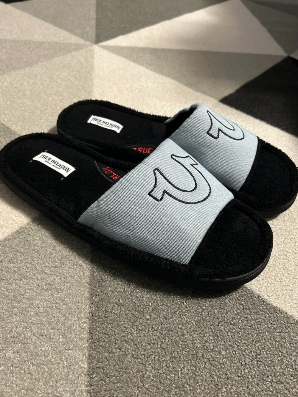 True Religion Slippers Slip-On Size 11-12 Light Blue With Horseshoe Logo